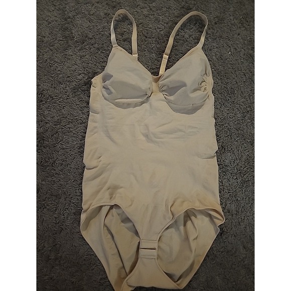 NWOT Beige Bodysuit Shapewear Women 2X/3X Compression Fit - Picture 1 of 9